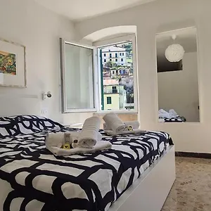 enjoy-relax-house-of-miti-5-terre-riomaggiore.hotelitalianriviera.com/