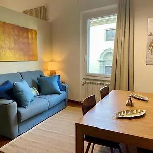 Apartment Novella's Loft Near Santa Maria Novella Station, Florence